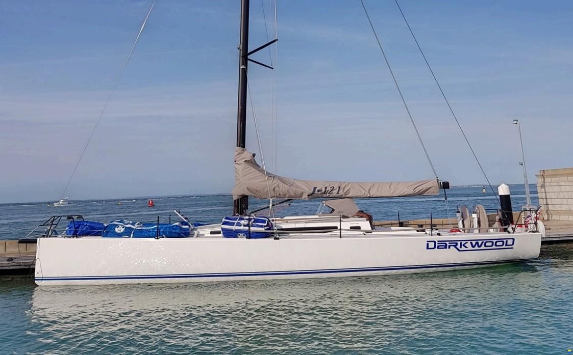 J Boats 121
