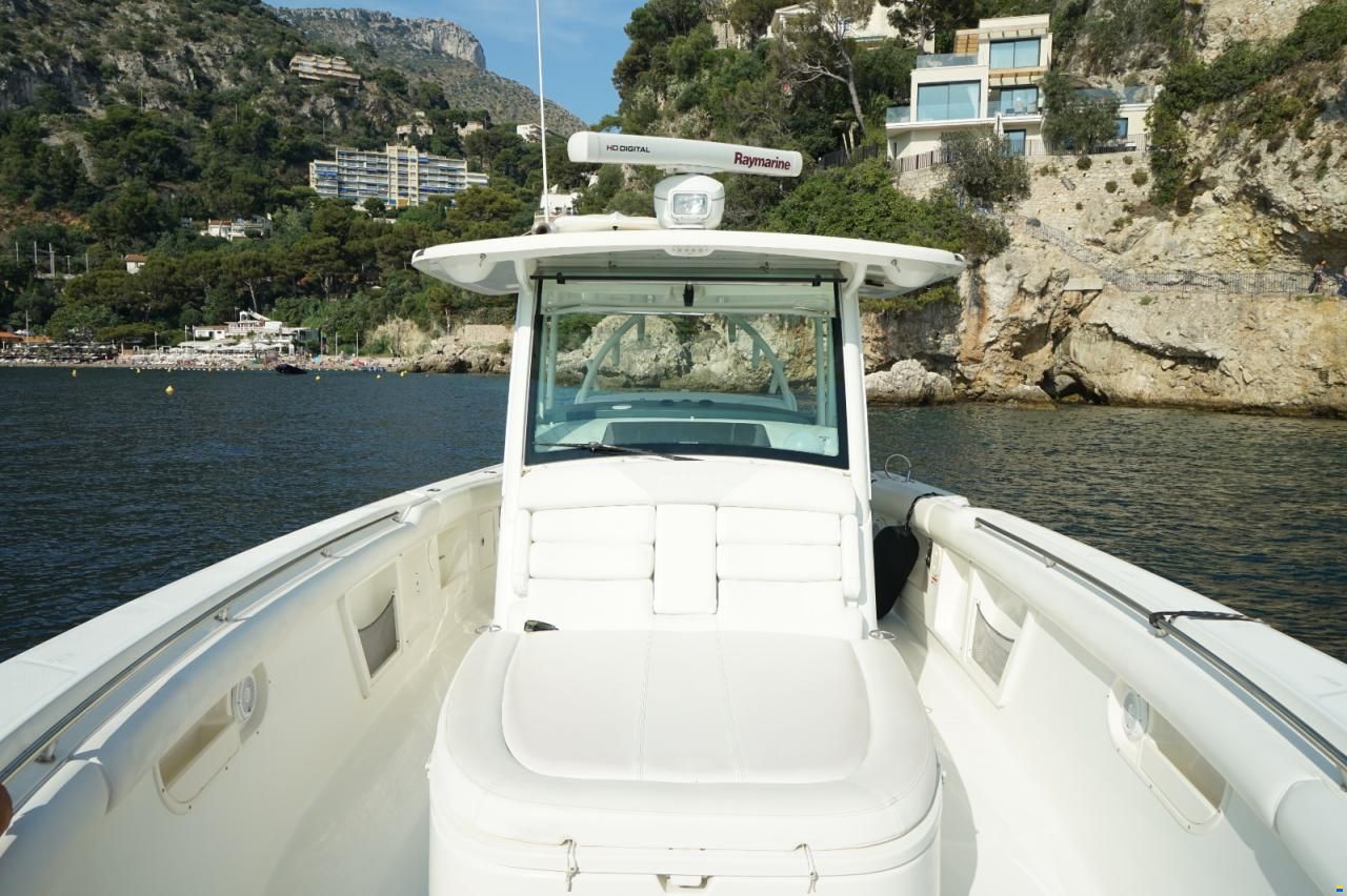 Boston Whaler Outrage 370