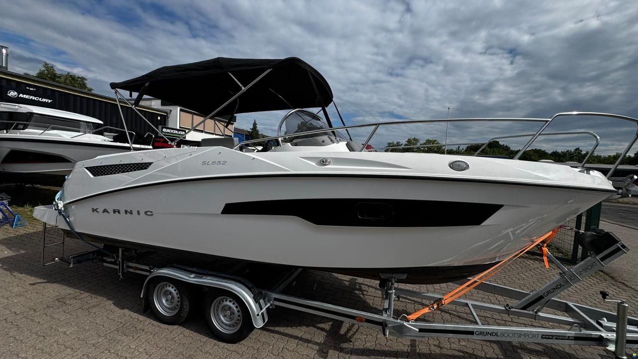 Karnic SL652 inkl. Yamaha F200XCA und Trailer