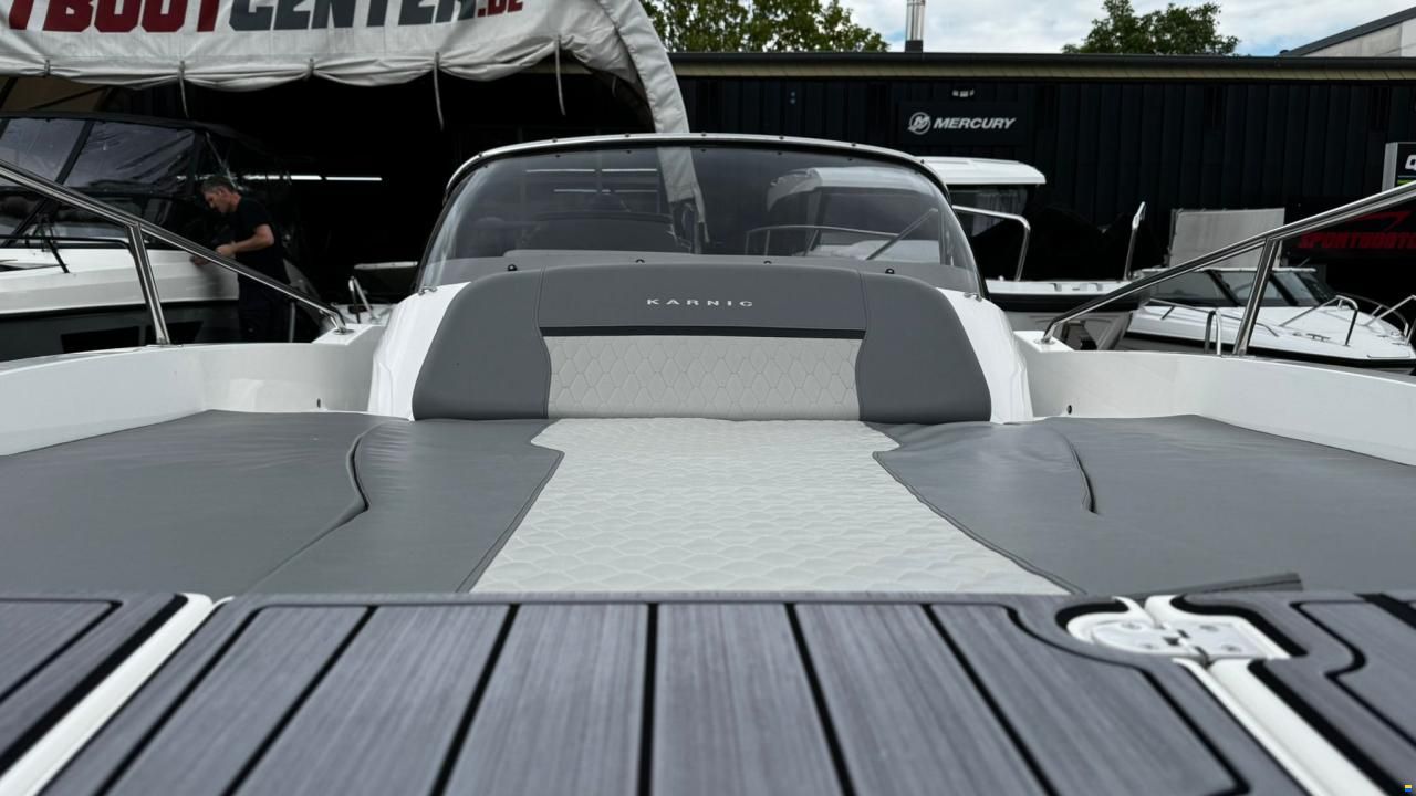 Karnic SL652 inkl. Yamaha F200XCA und Trailer
