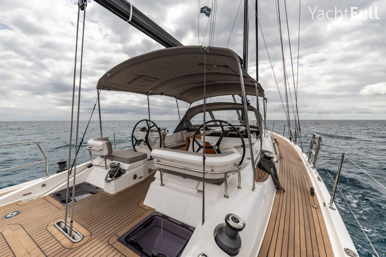 Oyster 495
