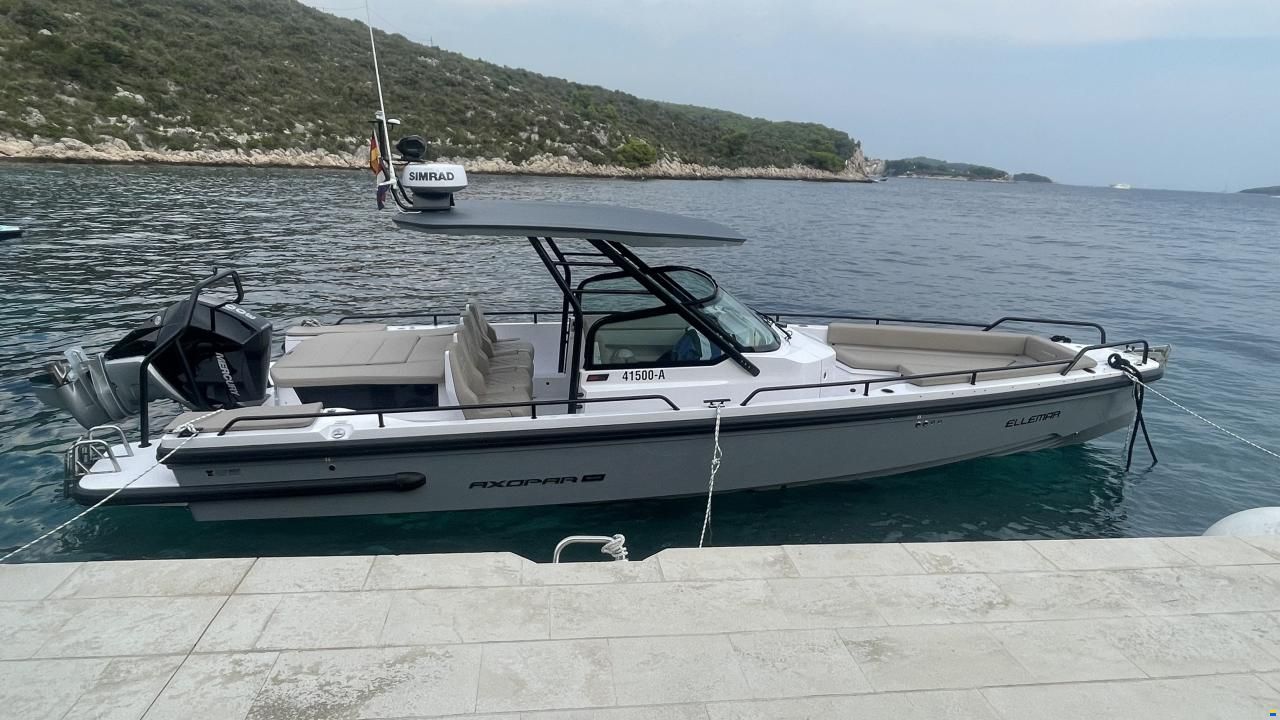 Axopar 28 T-Top Brabus Line