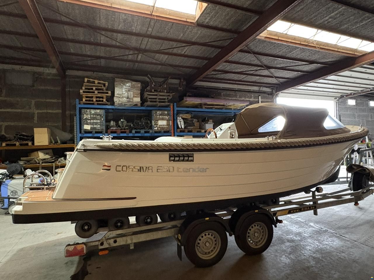 Corsiva 690 Tender