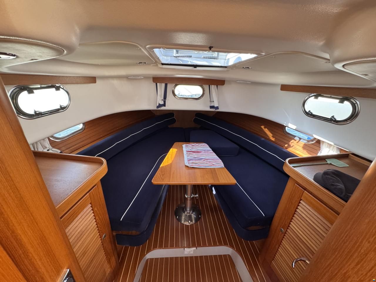 Nimbus 330 NOVA
