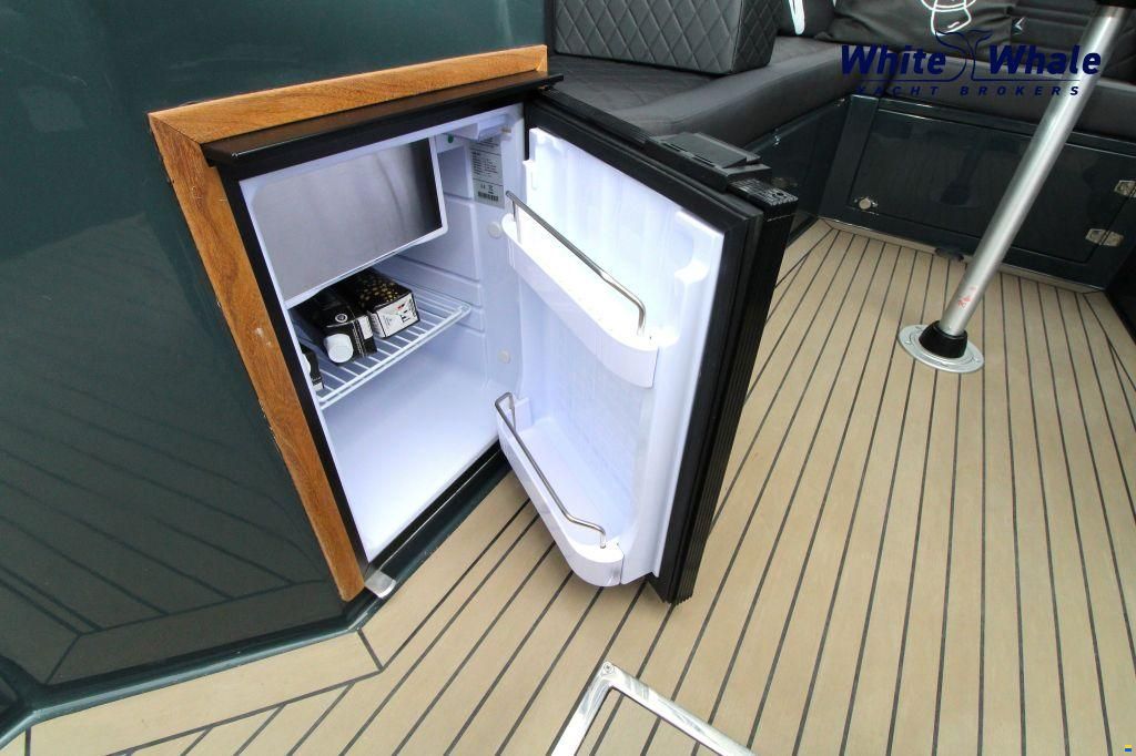 TendR 27 Cabin