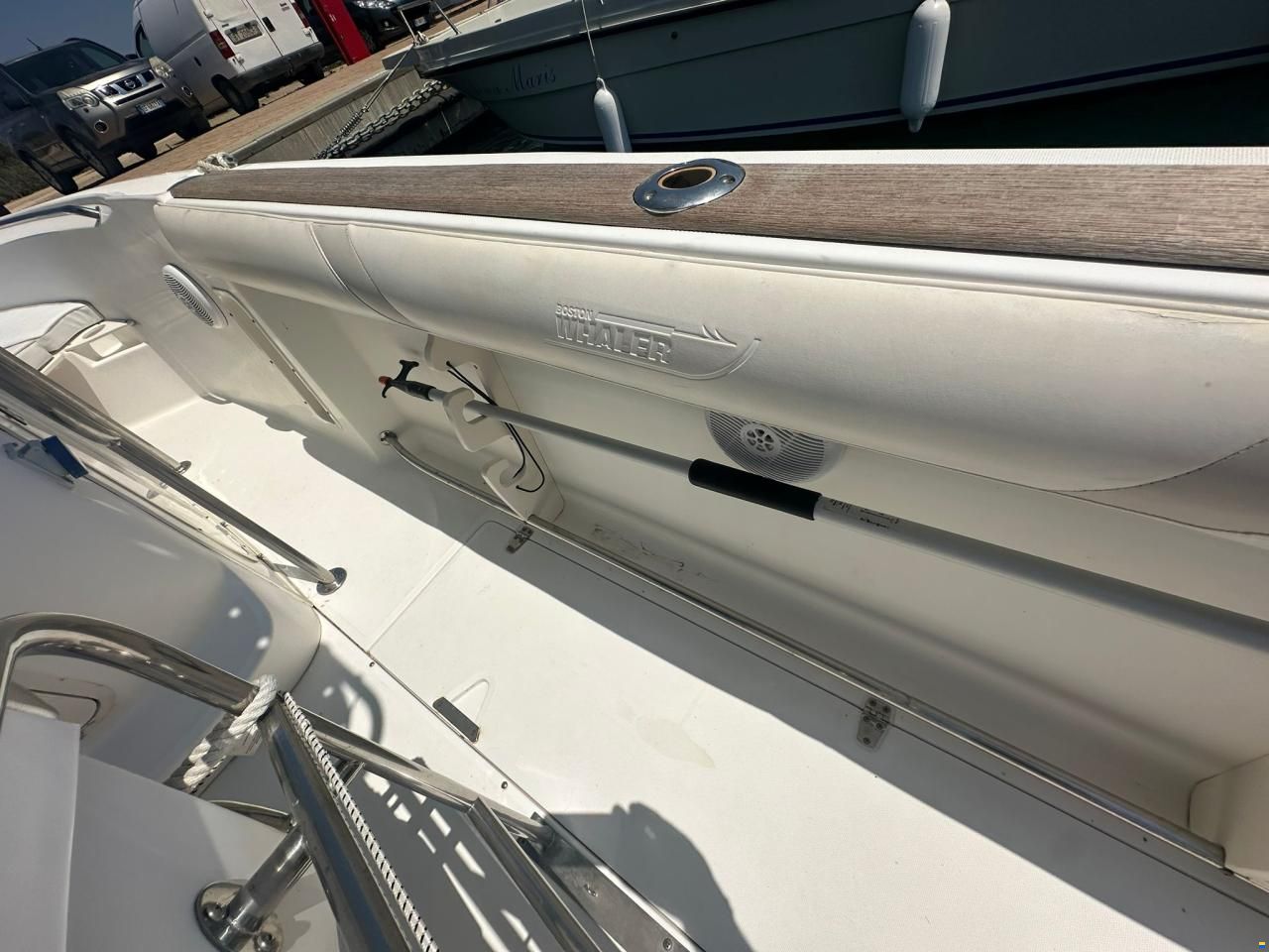 Boston Whaler 240 OUTRAGE