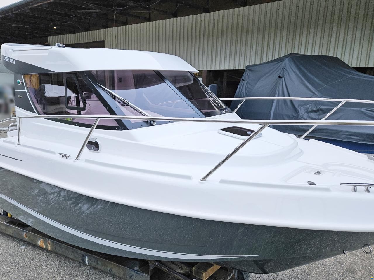 B2 Marine Cap Ferret 722 TC - Mercury 150 EFI