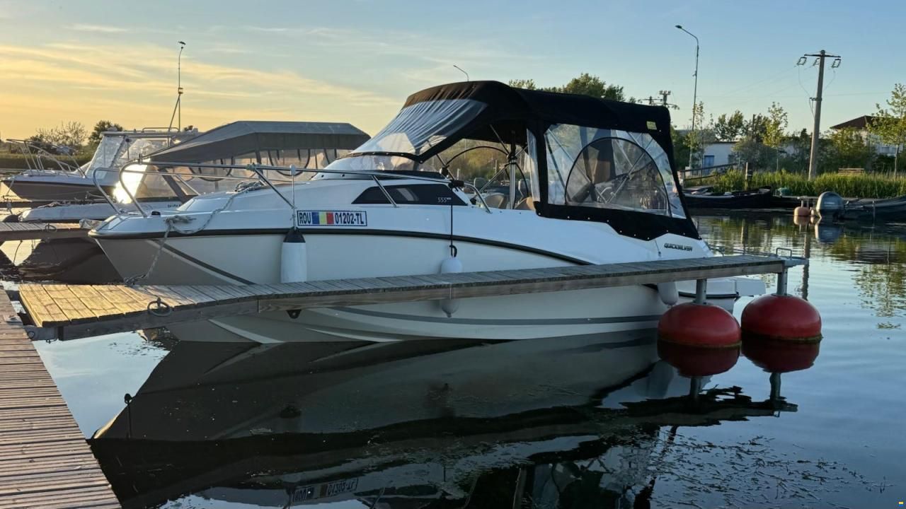 Quicksilver Ambarcatiune Quiksiver 555 Cabin