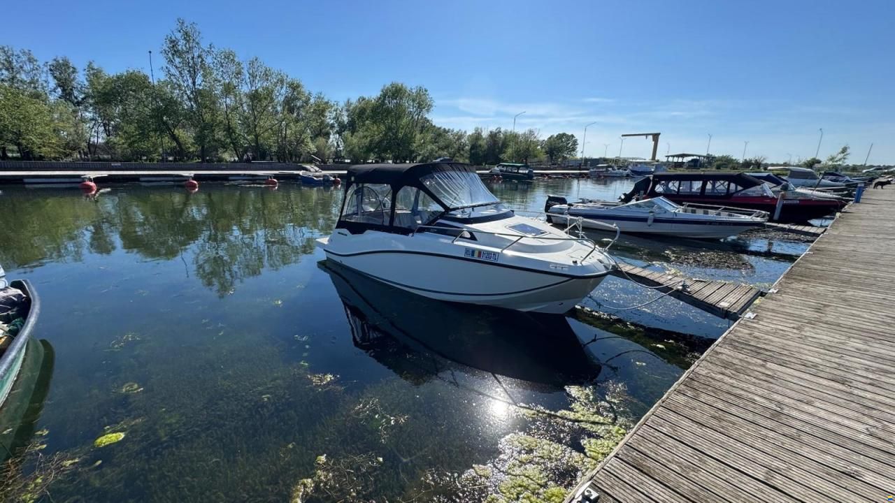 Quicksilver Ambarcatiune Quiksiver 555 Cabin