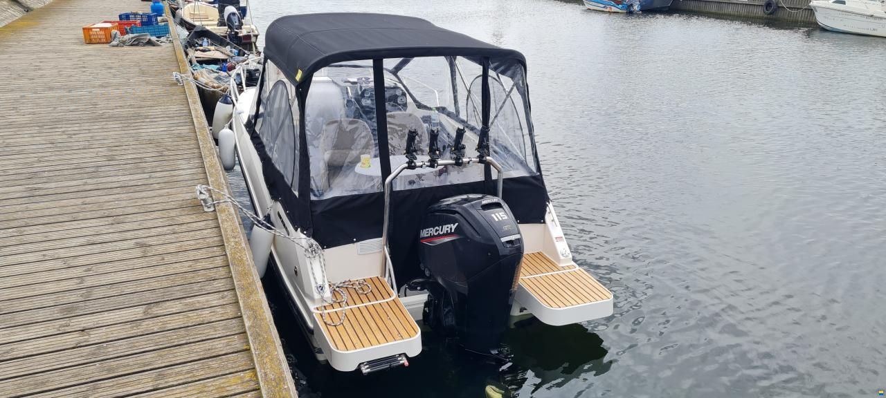 Quicksilver Ambarcatiune Quiksiver 555 Cabin