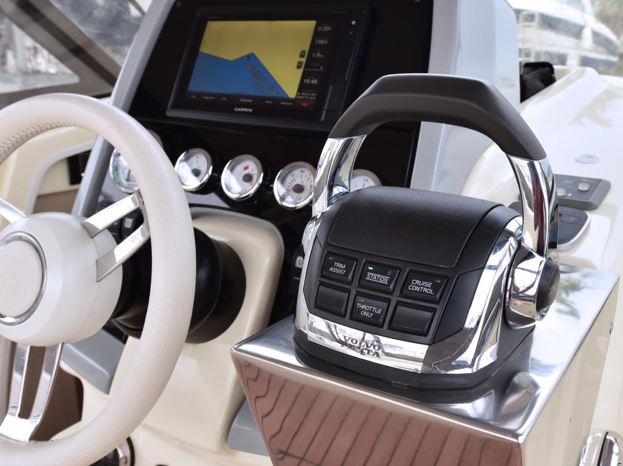 Invictus CX 280