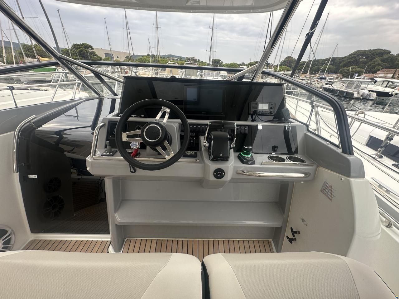 Jeanneau Cap Camarat WA 10.5 S2