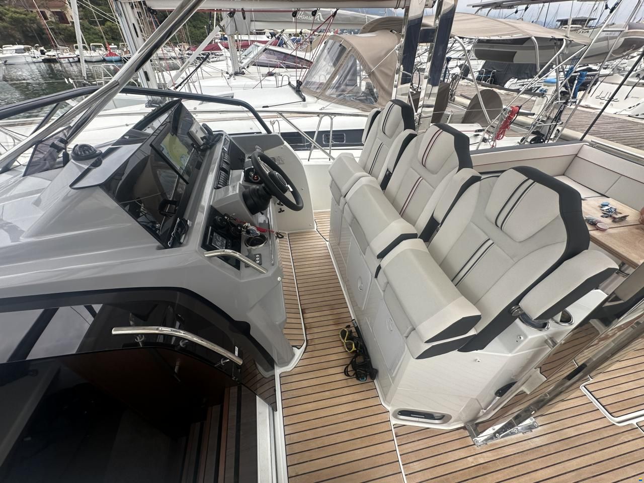 Jeanneau Cap Camarat WA 10.5 S2