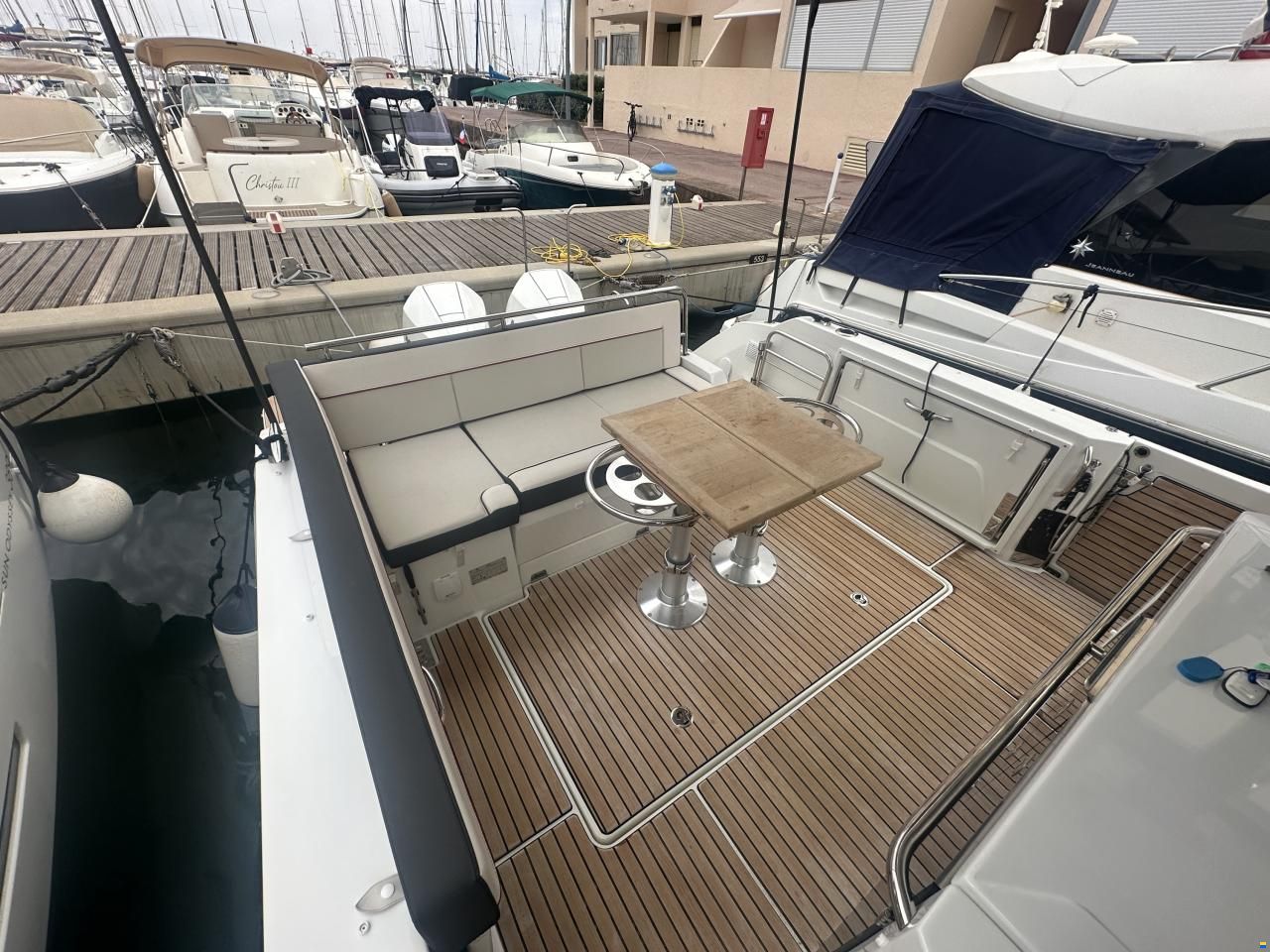 Jeanneau Cap Camarat WA 10.5 S2