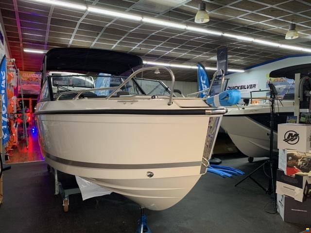 Quicksilver 605 Cruiser + Mercury F115ProXS