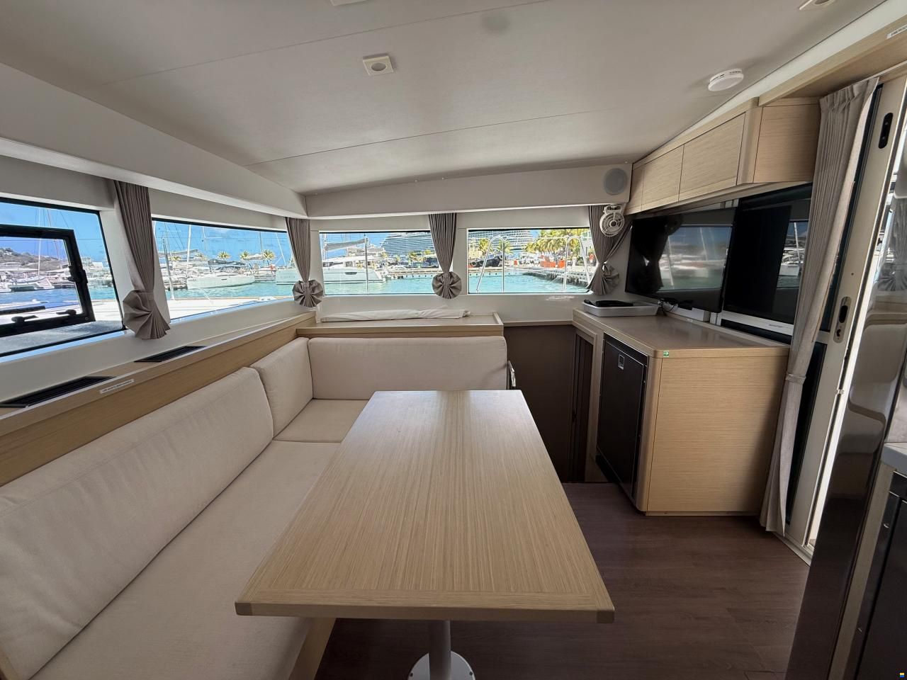 Lagoon 40