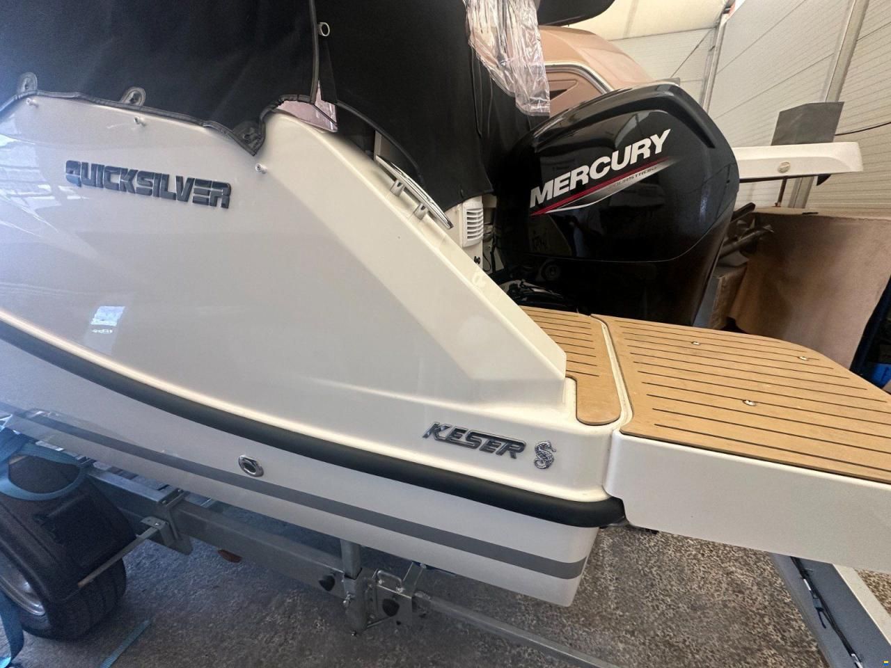 Quicksilver 555 CABIN