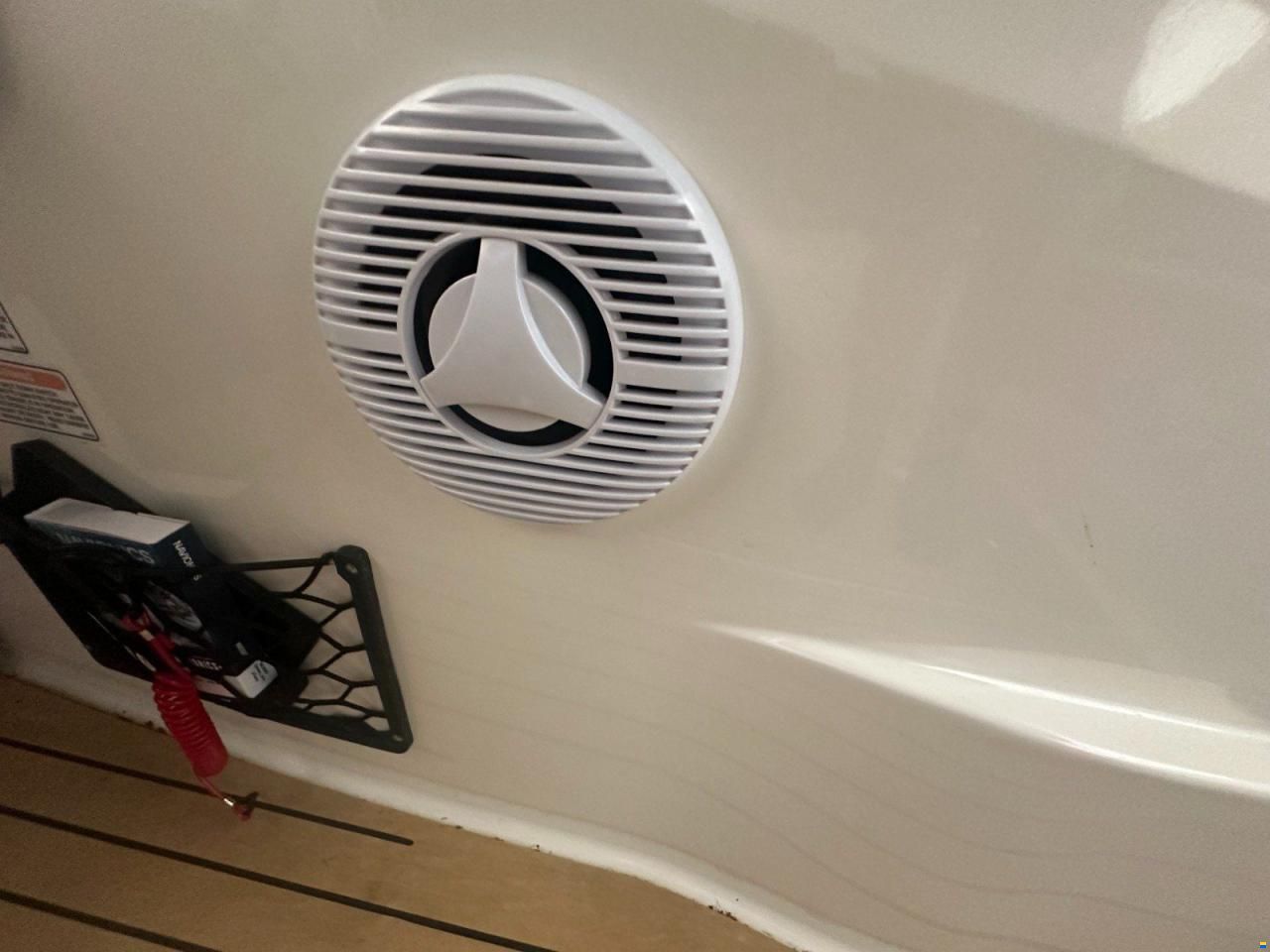 Quicksilver 555 CABIN