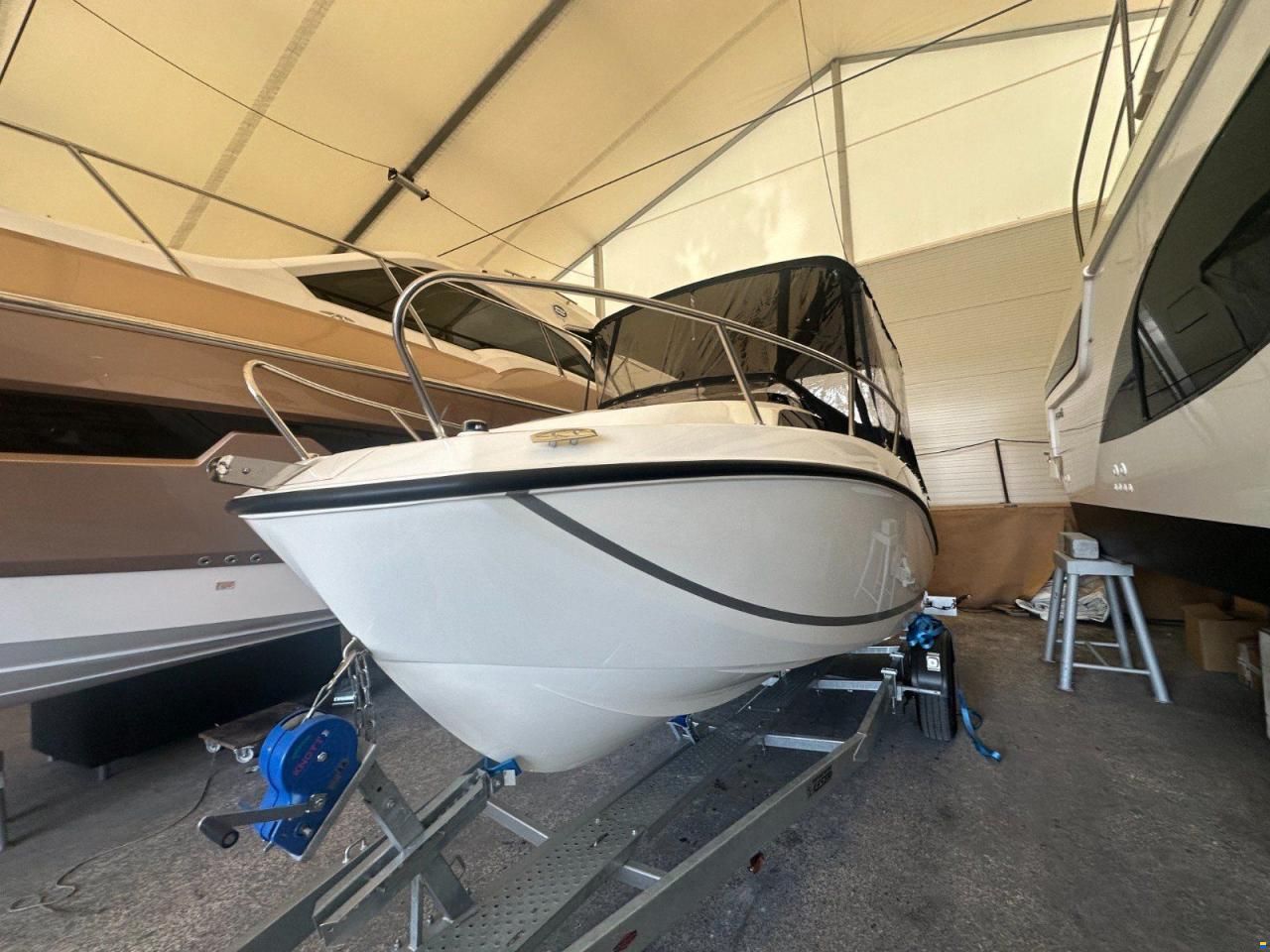 Quicksilver 555 CABIN