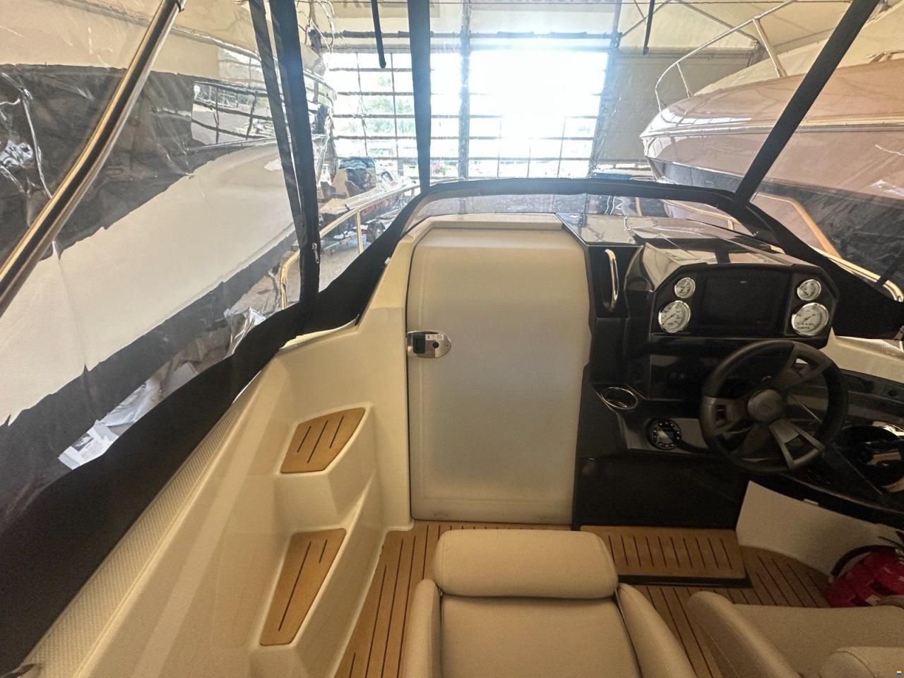 Quicksilver 555 CABIN