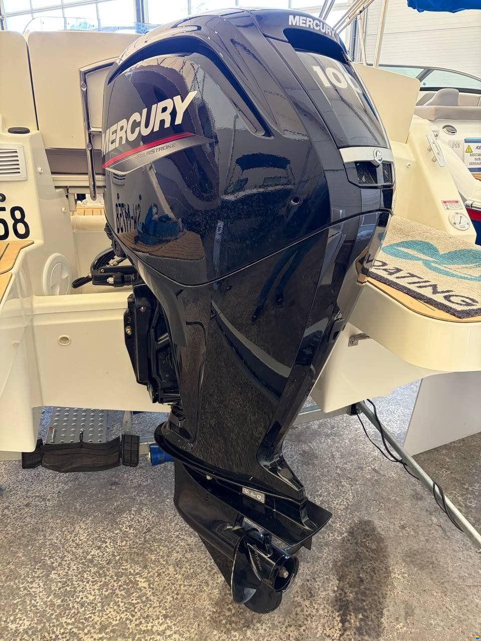 Quicksilver ACTIV 555 CABIN
