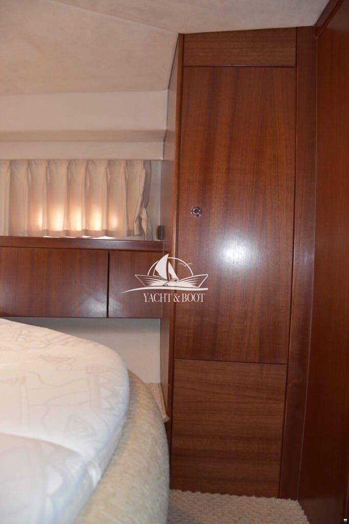 Galeon 330 Fly