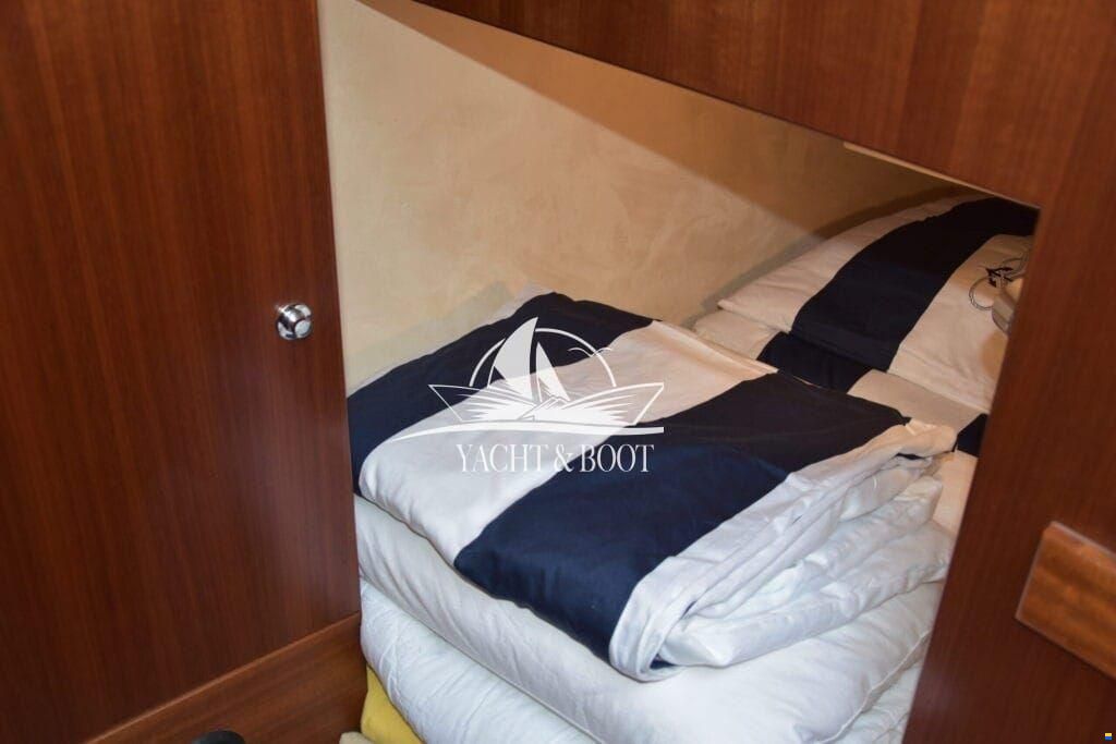 Galeon 330 Fly