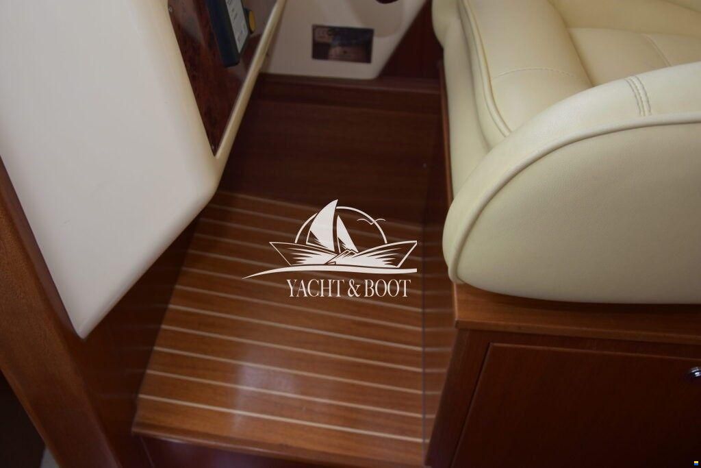 Galeon 330 Fly
