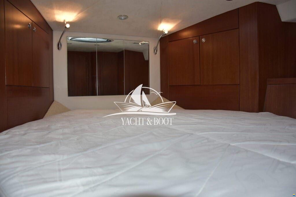 Galeon 330 Fly