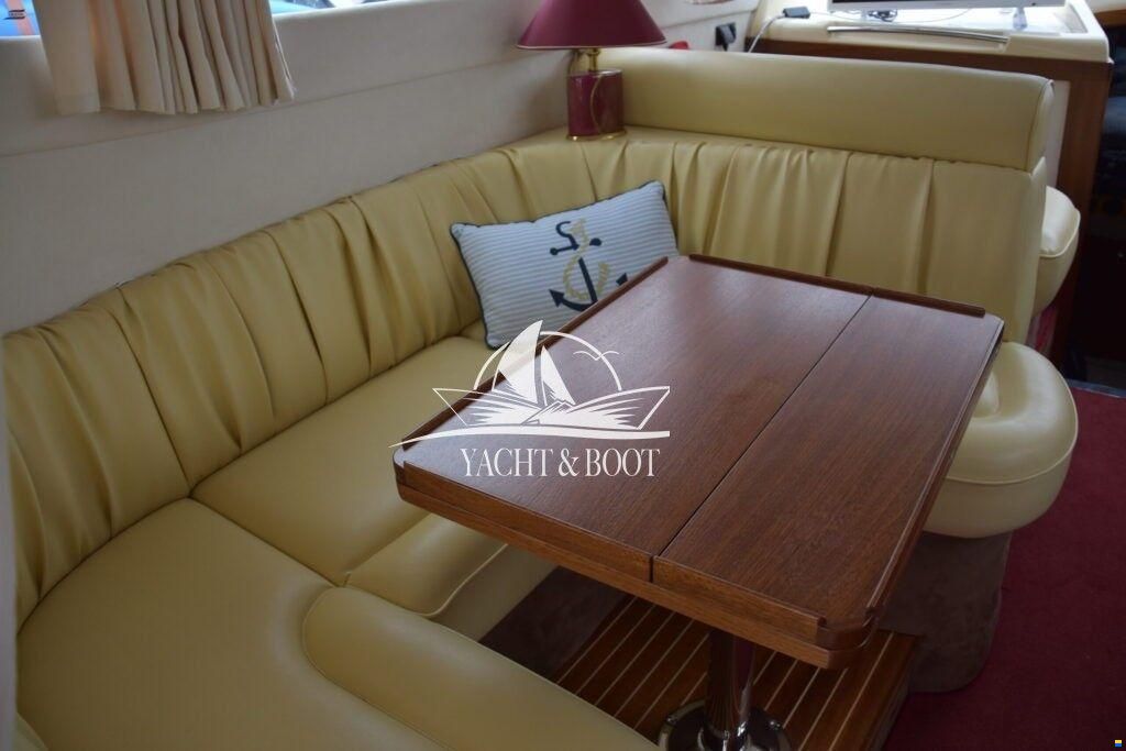 Galeon 330 Fly