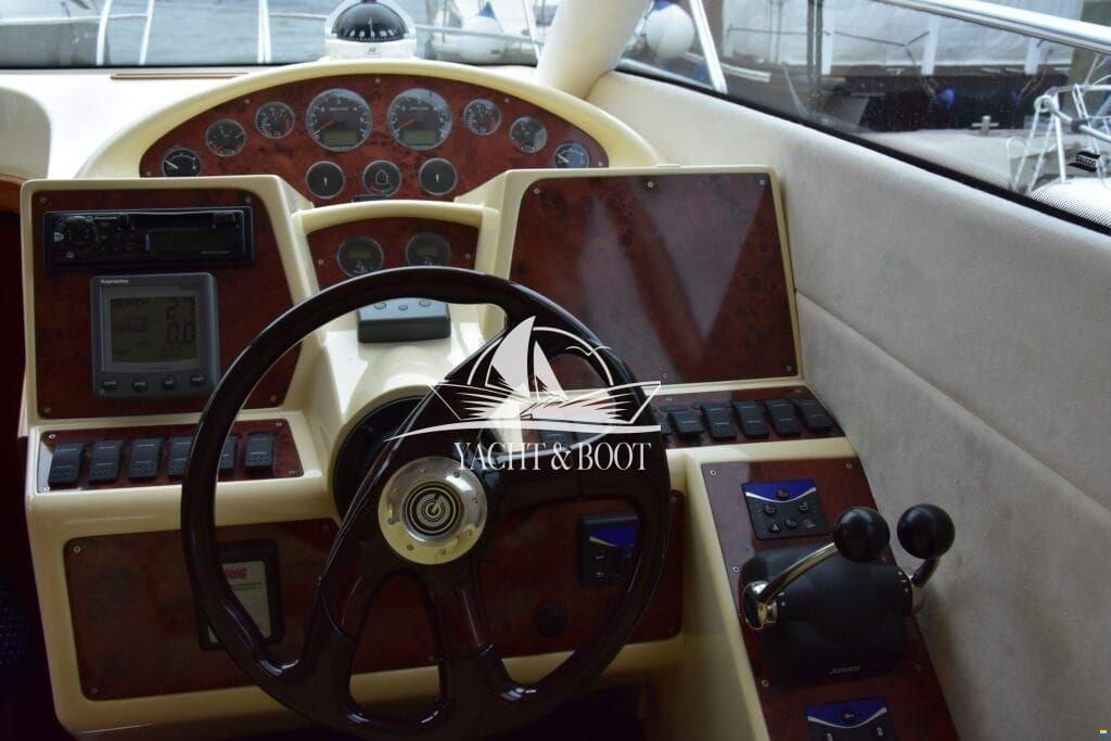 Galeon 330 Fly