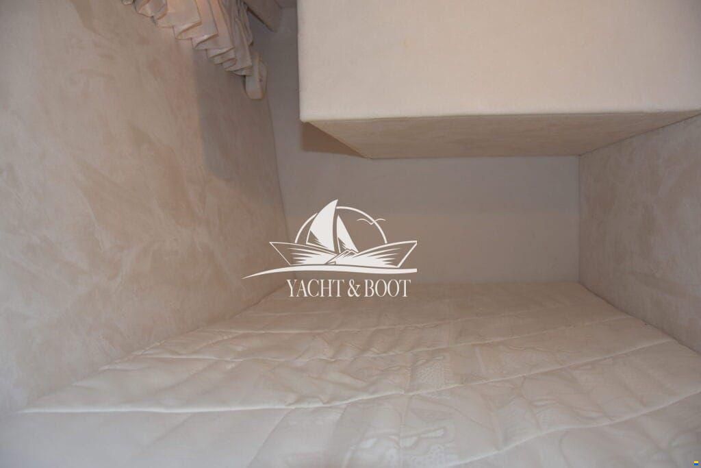 Galeon 330 Fly
