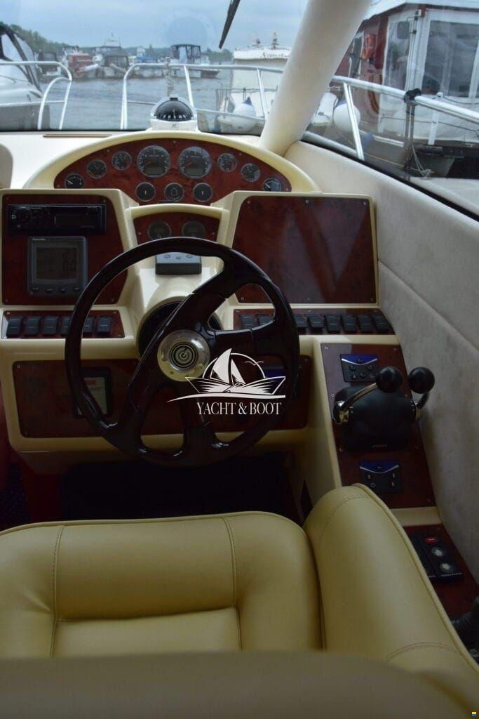 Galeon 330 Fly