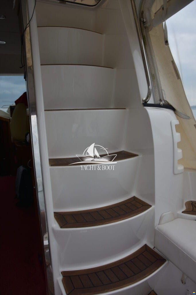 Galeon 330 Fly