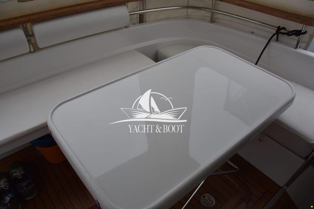 Galeon 330 Fly