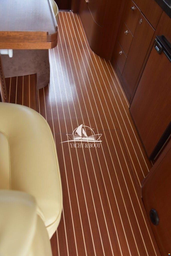 Galeon 330 Fly