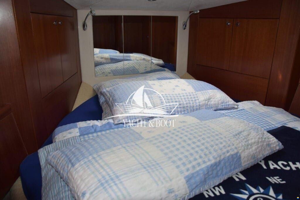 Galeon 330 Fly
