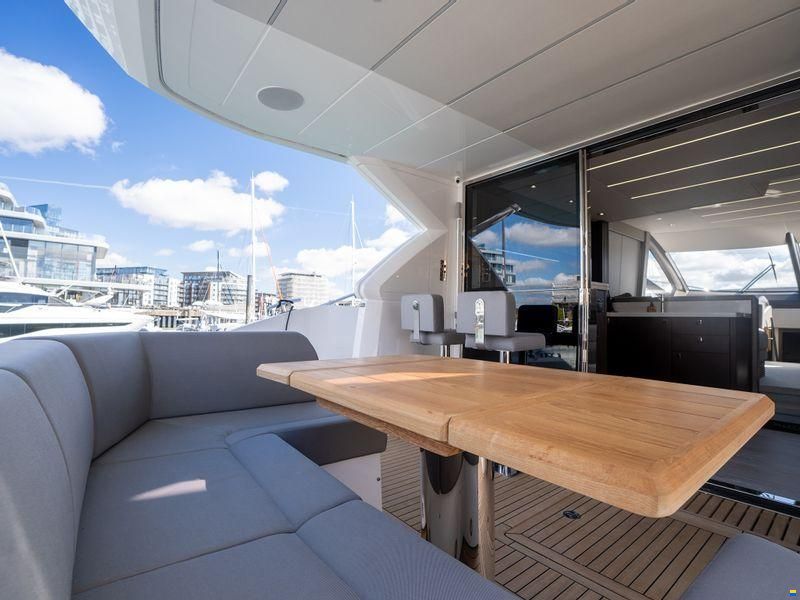 Sunseeker Manhattan 52