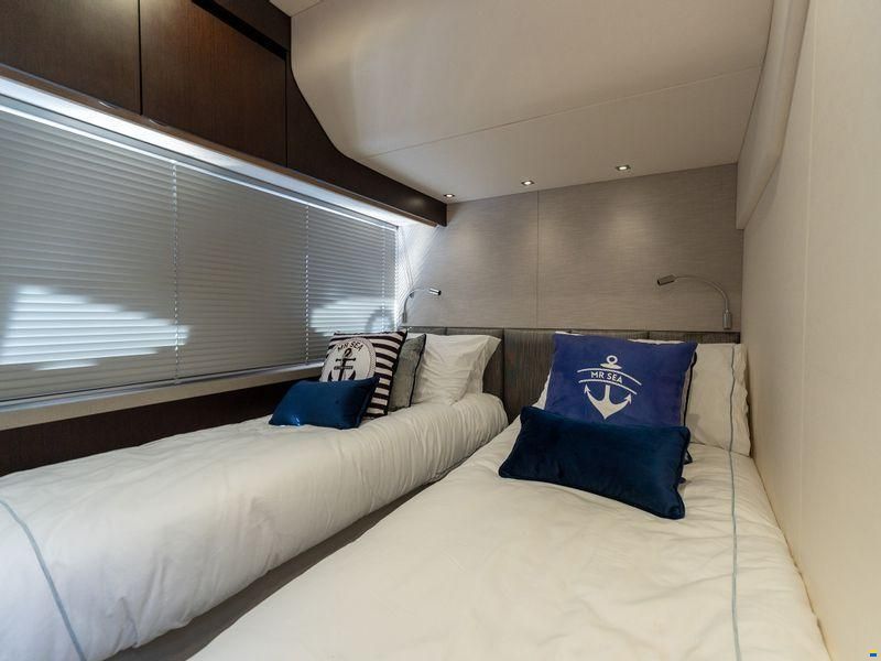 Sunseeker Manhattan 52