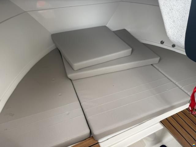 Quicksilver 555 Pilothouse mit 100PS und Trailer