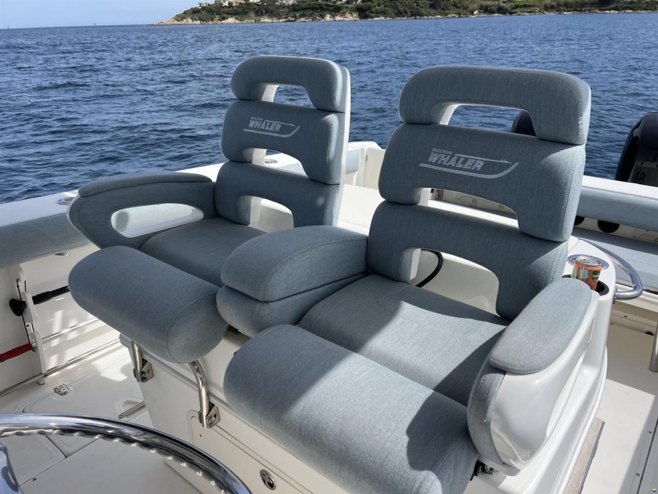Boston Whaler 320 Outrage - 2X Mercury Verado 250