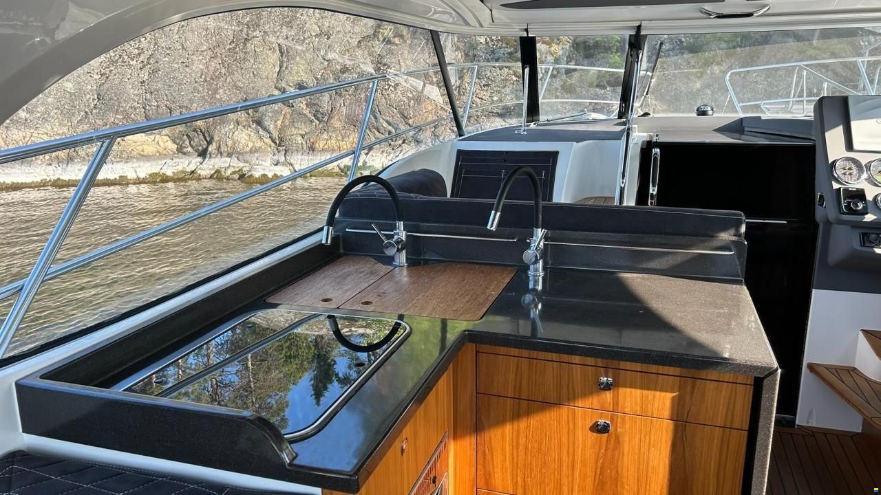 Marex 360 CC