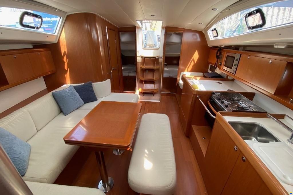 Beneteau Oceanis 40