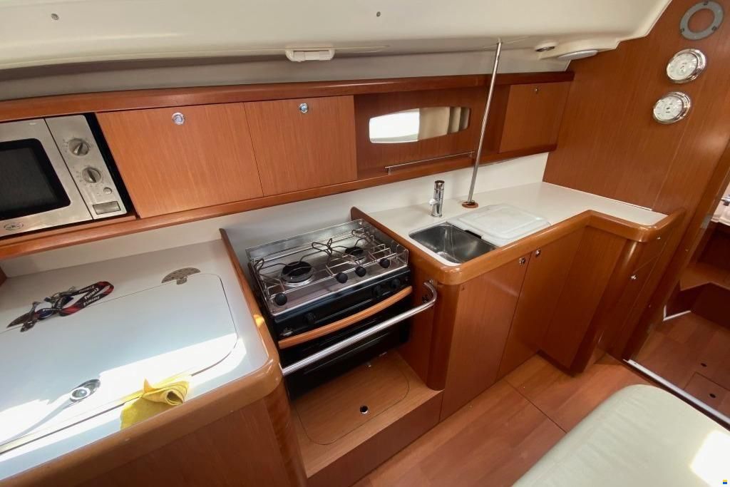 Beneteau Oceanis 40