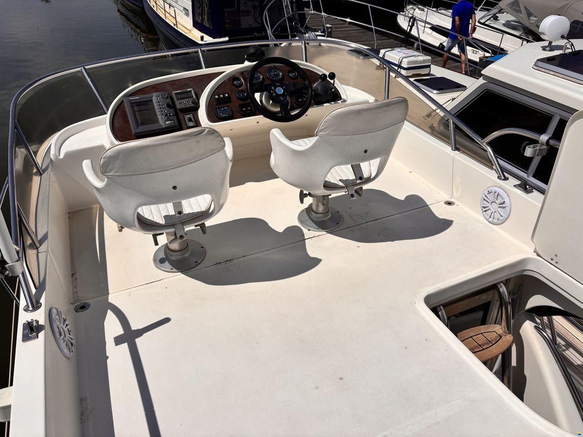 Rodman 30 Cruiser Flybridge