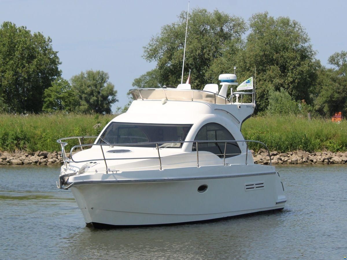 Rodman 30 Cruiser Flybridge