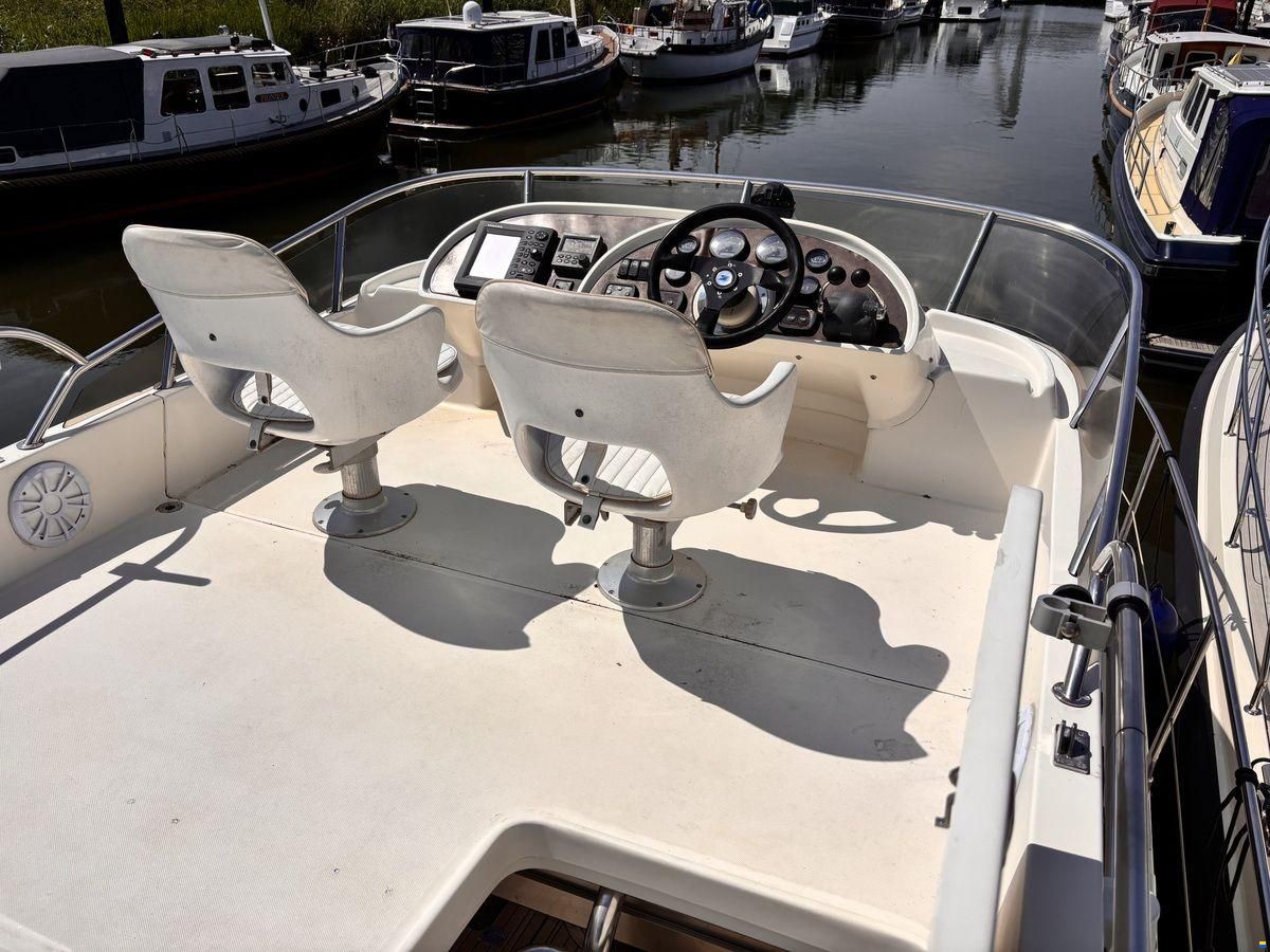 Rodman 30 Cruiser Flybridge