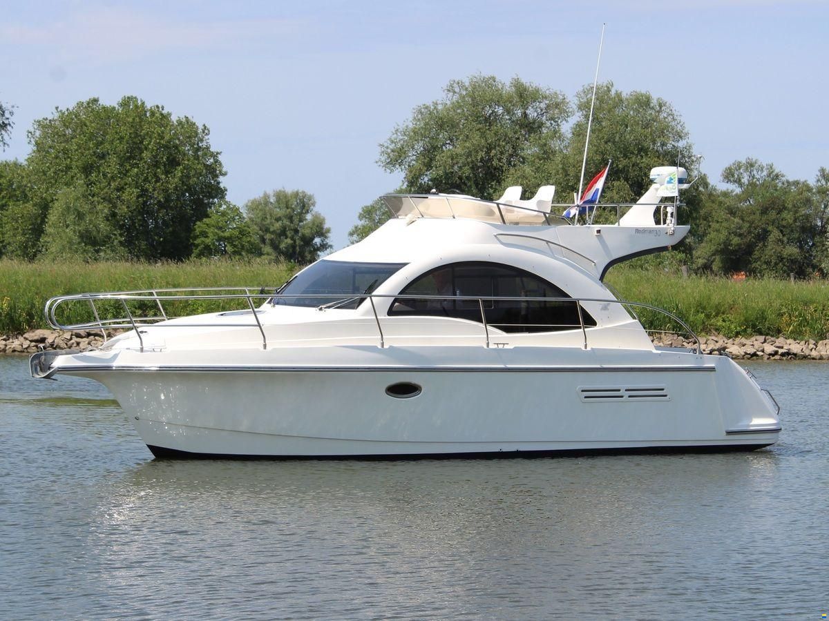 Rodman 30 Cruiser Flybridge