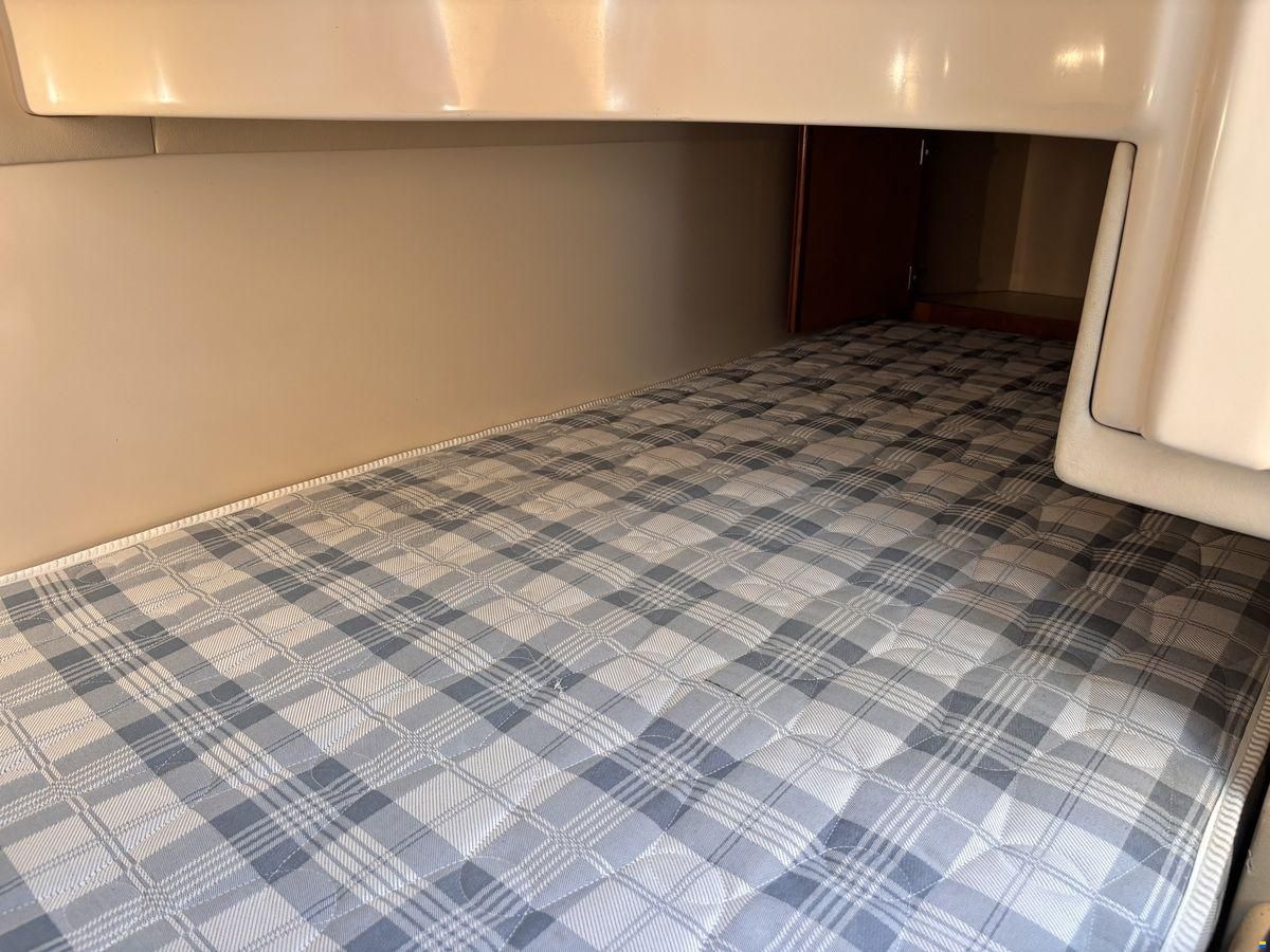 Rodman 30 Cruiser Flybridge