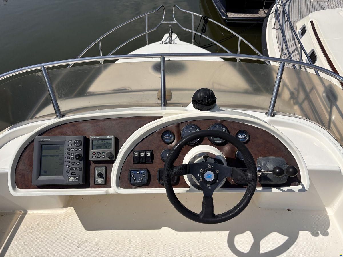 Rodman 30 Cruiser Flybridge